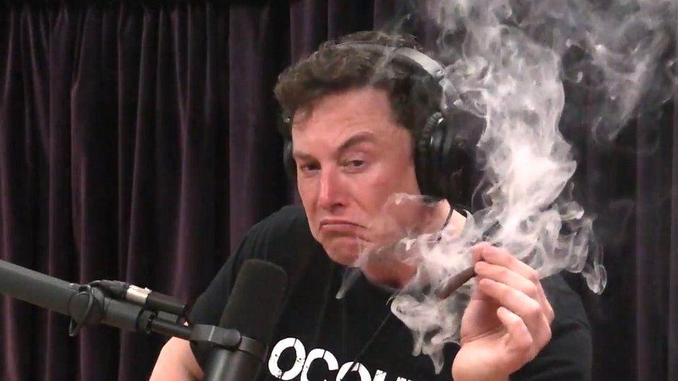 elon musk fumando